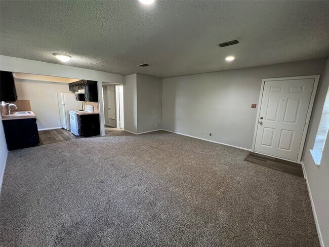 Photo - 802 N Crockett St
