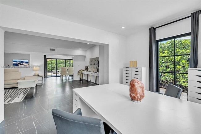 Photo - 560 NW 116th Terrace