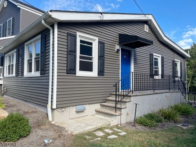 Photo - 31 Lakeside Blvd Unit A