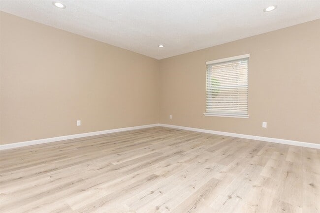 Photo - 9707 Timberside Dr Unit 3-R