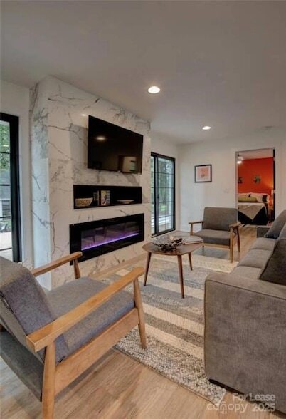 Photo - 3945 Rockfern Rd