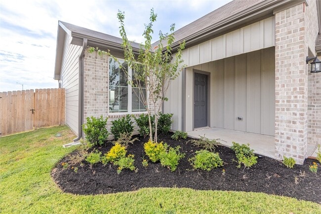 Photo - 1500 Lake Ridge Drive
