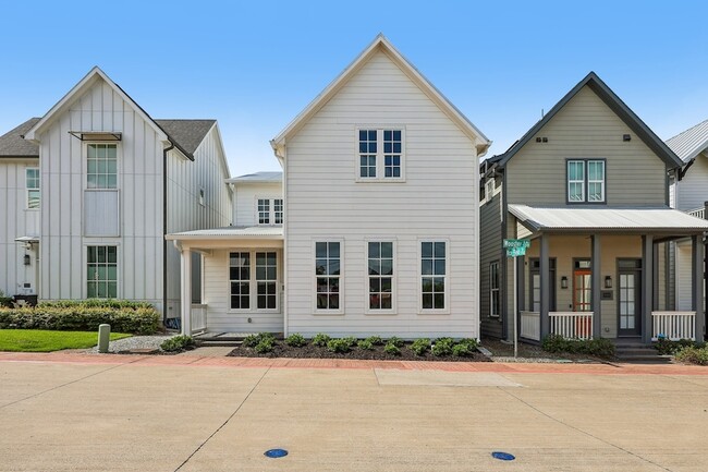 Photo - 708 Wooster Ln