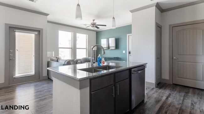 Photo - 12500 Shadowglen Trce Unit 1304