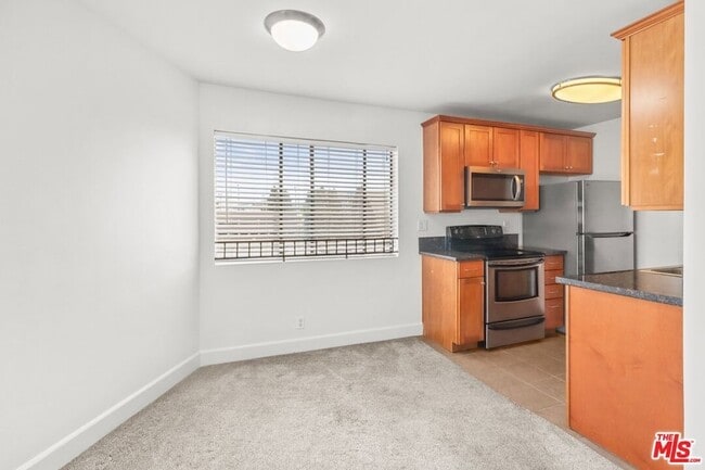 Photo - 10982 Roebling Ave