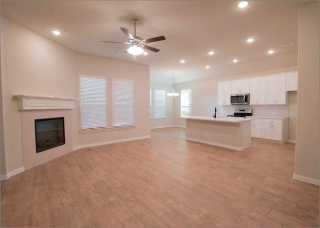 Photo - 535 Hillcrest Cir