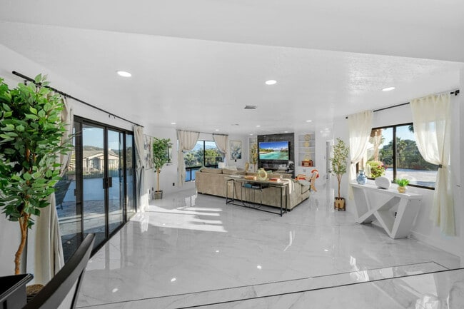 Photo - 14552 Skyline Truck Trail Unit ID1283138P