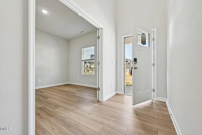 Photo - 528 Bridger Dr