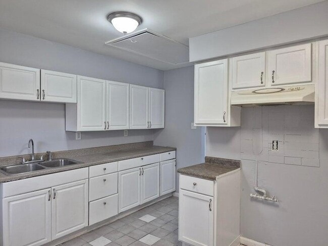 Photo - 3326 Delaware St