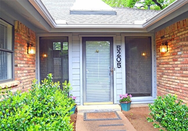 Photo - 5205 Rustle Leaf Dr