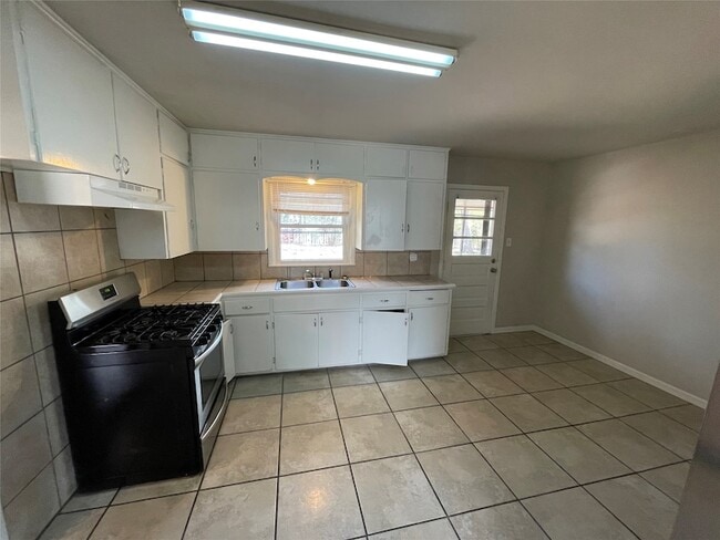 Photo - 1309 N Binkley St
