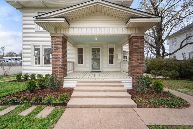 Photo - 1106 W 4th Ave