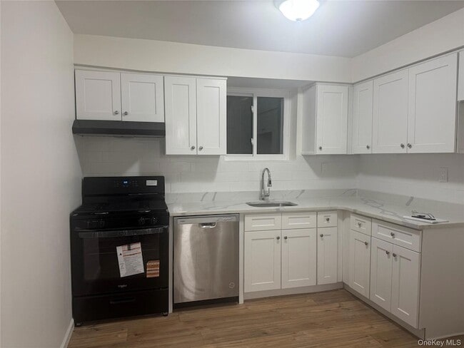 Building Photo - 134-15 160th St Unit 1