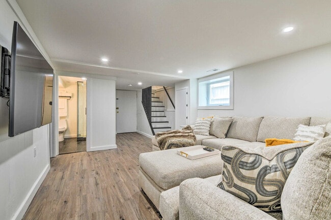 Photo - 1129 Augusta St Unit ID1306409P