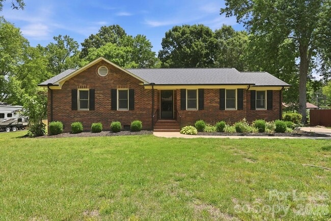 Building Photo - 6299 Spring Ct Ln