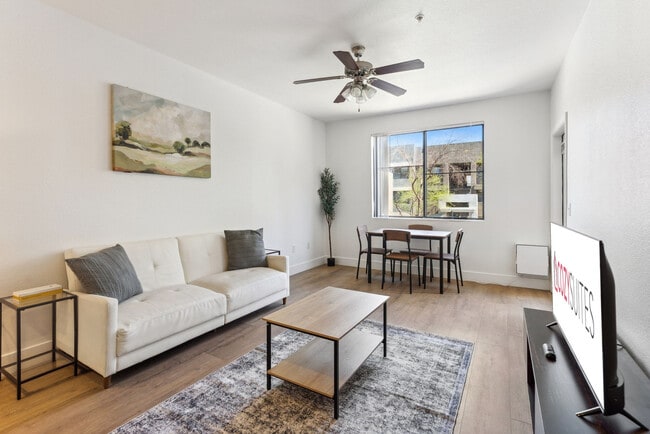 Building Photo - 6610 N 93rd Ave Unit ID1055530P