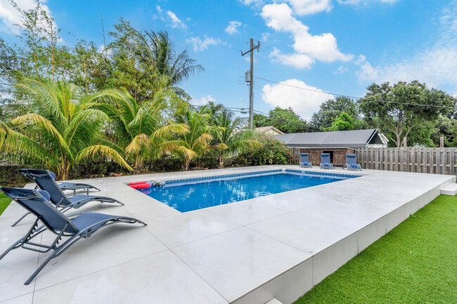 Photo - 809 SW 14th Ct Unit SI FL2-ID1475655P