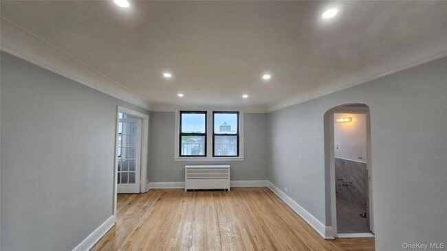 Building Photo - 3 Greenridge Ave Unit D7