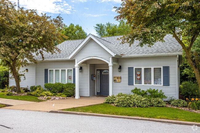 Regency Clubhouse - Regency Apartments