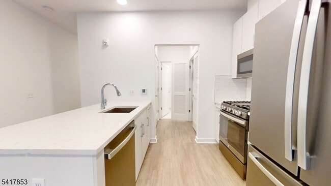 Photo - 1181 Morris Ave