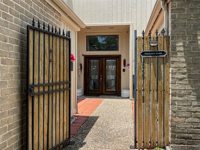 Photo - 2358 Binley Dr