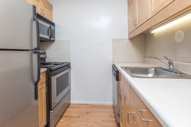1BR, 1BA - 733 SF - Amber's Red Run Apartments