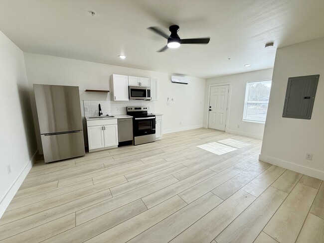 Photo - 2204 W San Antonio St