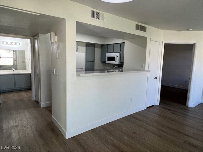 Photo - 1150 N Buffalo Dr Unit 1005