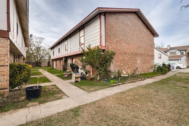 Building Photo - 3067 Olympia Dr