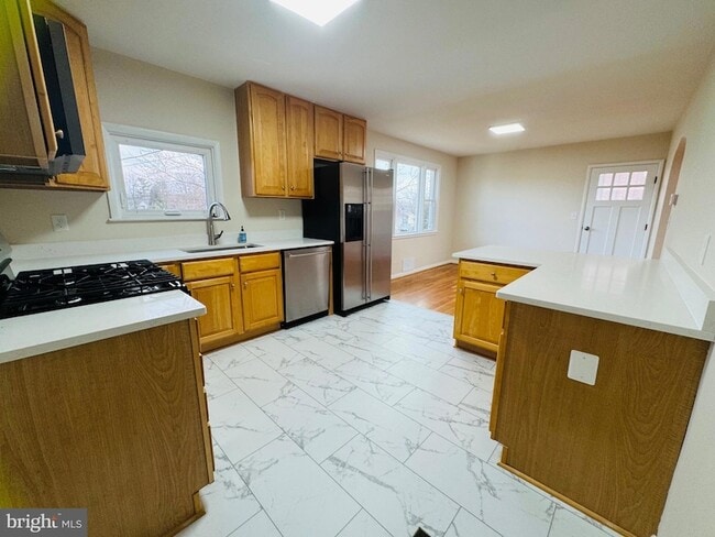 Photo - 8111 Analee Ave