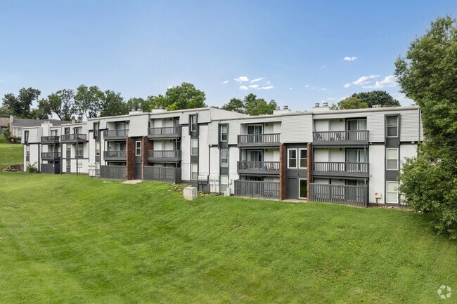 Maple Hills - Maple Hills Apartments