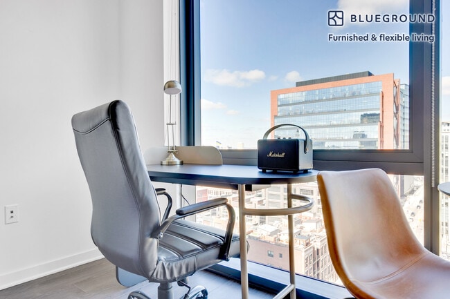 Photo - 730 W Couch Pl Unit FL13-ID636