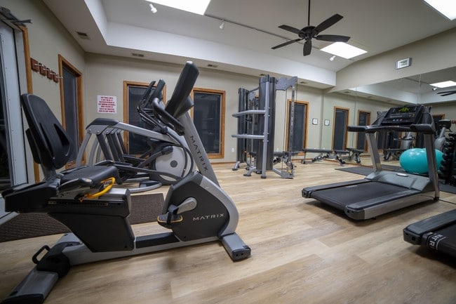 24/7 Fitness Center - East Mountain Apartments