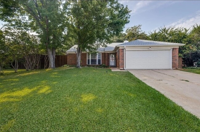 Building Photo - 3499 Longview Dr