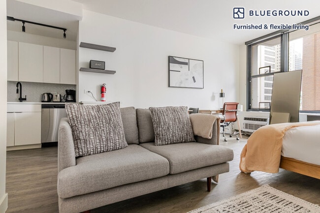 Building Photo - 21 E Chestnut St Unit SI FL12-ID1295