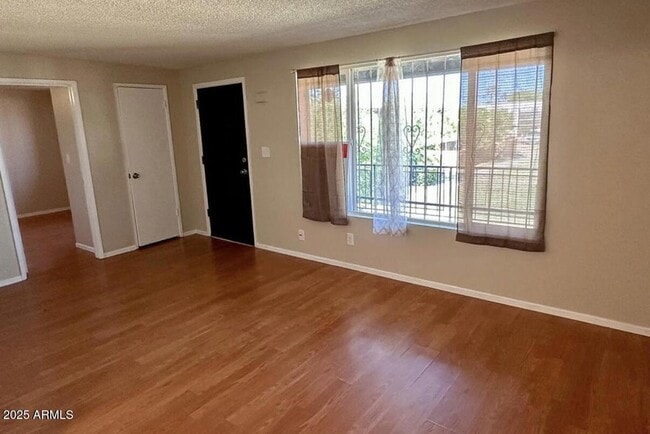 Photo - 2411 W Hazelwood St Unit 277