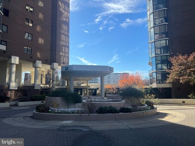 Photo - 1600 N Oak St Unit 1728