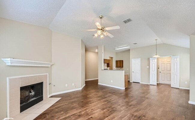 Photo - 2210 Sumac Dr