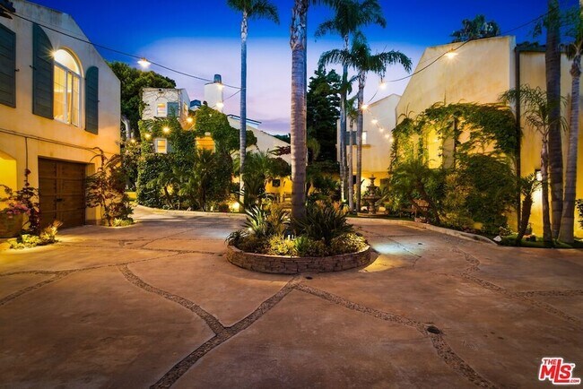 Photo - 7107 Birdview Ave