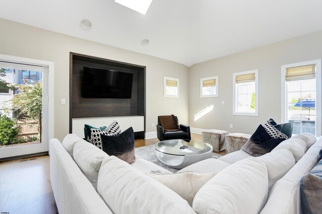 Photo - 53 Bayside Ct