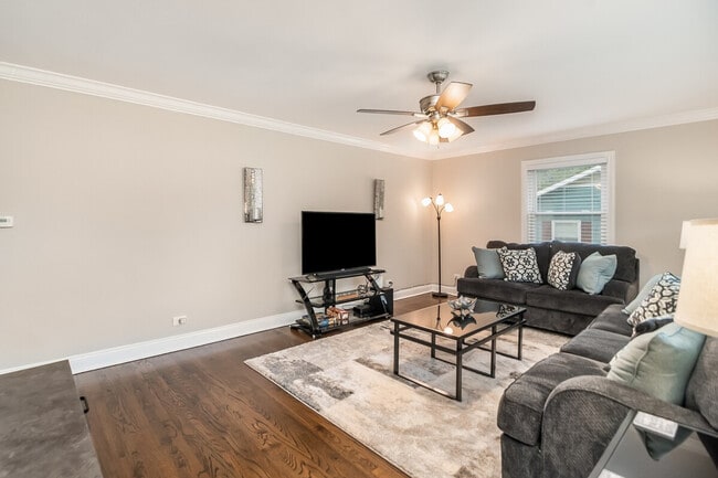 Photo - 649 Edgebrook Terrace Unit ID1285083P