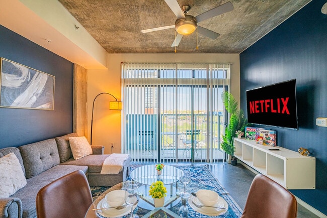 Building Photo - 810 N 4th St Unit ID1263080P