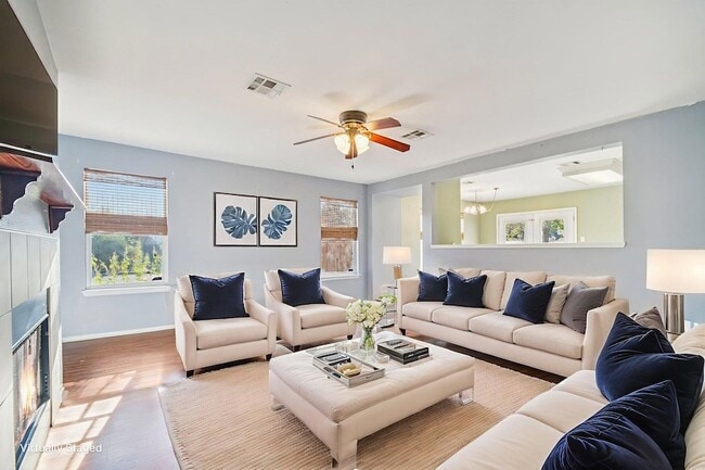 Photo - 100 Kendall Cove