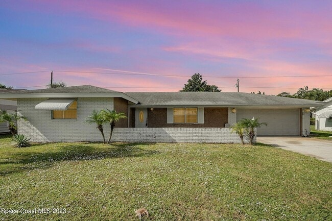 Building Photo - 608 Sacre Coeur Dr