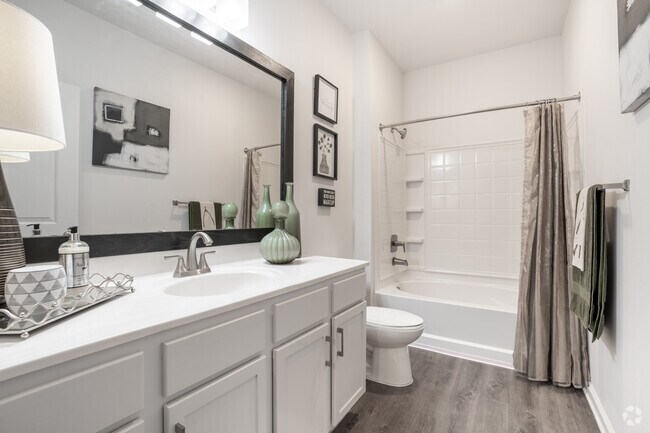 2BR, 2BA - 1298SF - Master Bathroom - Ranch at Sienna