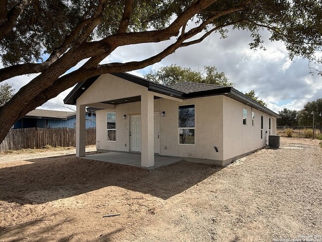 Building Photo - 3274 I-35