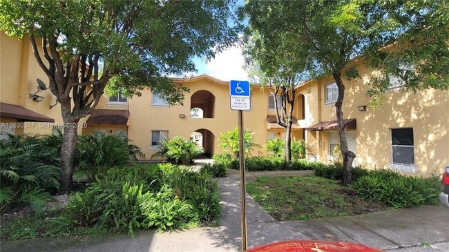 Building Photo - 33 E 20th St Unit 203