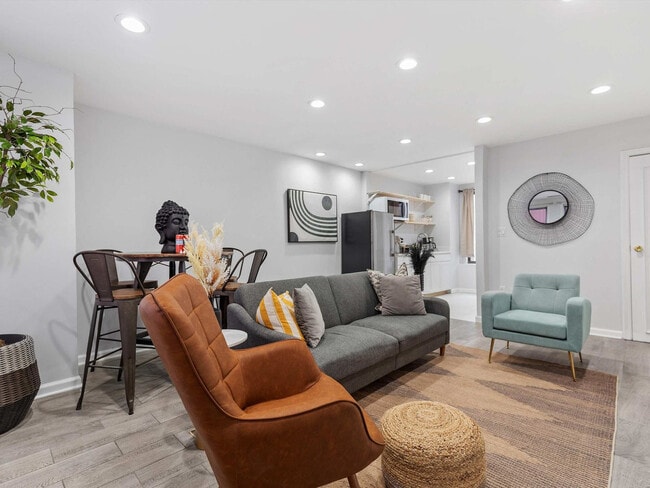 Building Photo - 1020 16th St NW Unit SI FL6-ID1037743P
