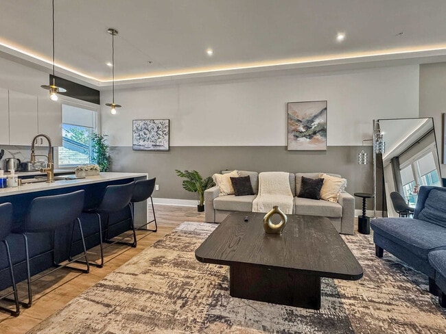 Photo - 1731 N Fitzhugh Ave Unit ID1251883P