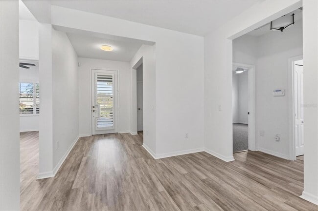 Photo - 4806 Lake Breeze Terrace